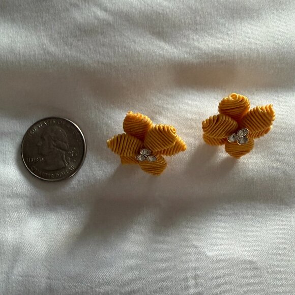 SUGARFIX by BaubleBar Gold Flower Earrings - Picture 2 of 3